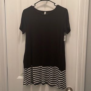 Black and white shirt with pockets